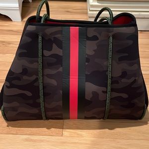 Haute shore neoprene camo bag